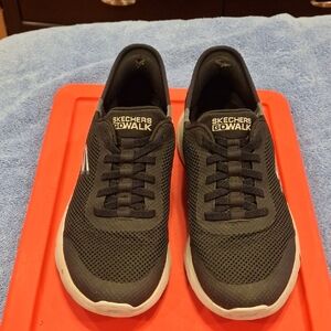Skechers Men's Black and Gray Go Walk Sneakers. Size 7.5